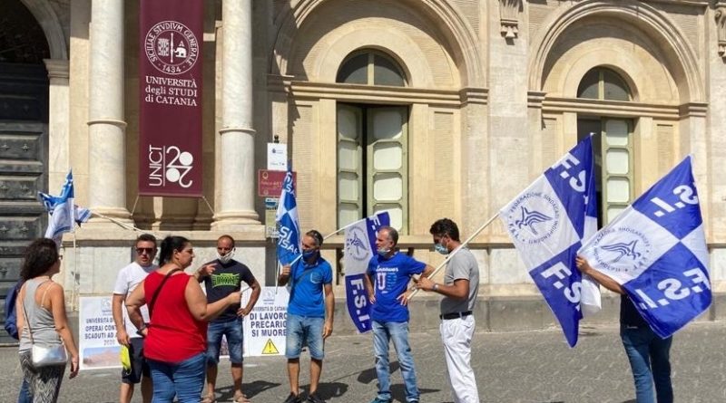 Stabilizzare precari. Sit-in della Fsi-Usae davanti l’Università di Catania: “Chiesto un impegno scritto, da rettore e direttore generale solo promesse” 1