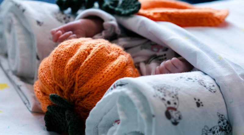 È Halloween anche per i bimbi della terapia intensiva neonatale del Niguarda: Dolcetto o scherzetto?