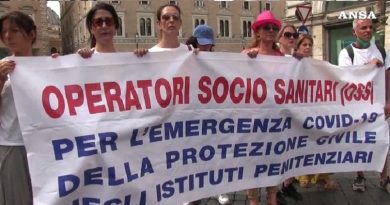 Roma, oss manifestano in piazza: "1.500 assunti durante la pandemia e ora lasciati a casa" 1