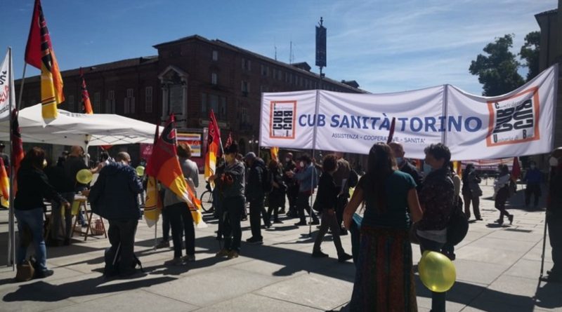 Torino, oss delle Rsa costretti a lavorare in condizioni impossibili: la protesta contro la Regione