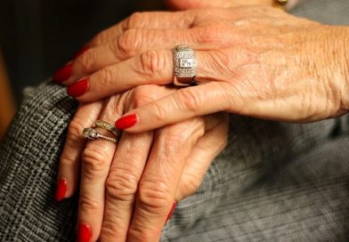 Oss denunciata per ricettazione di anelli rubati ad anziane in una residenza sanitaria