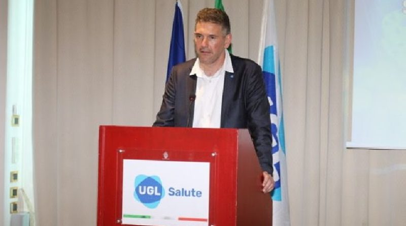 Assistente infermiere, Giuliano (UGL Salute): "Rischio di confusione su ruoli e responsabilità. Serve riforma per valorizzare oss"