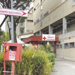 Torre del Greco (Napoli), aggredì il personale sanitario e ruppe il naso a un oss: finisce ai domiciliari