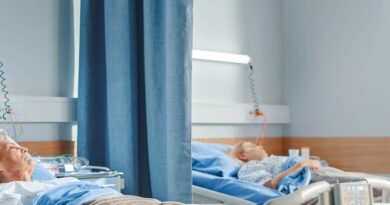 Treviso, la carenza di oss e infermieri nelle case di riposo blocca a letto gli anziani non autosufficienti