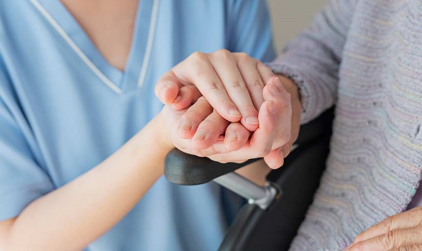 Adips Campania: "A rischio i posti di oltre 1.200 oss impegnati nel progetto Home Care Premium"