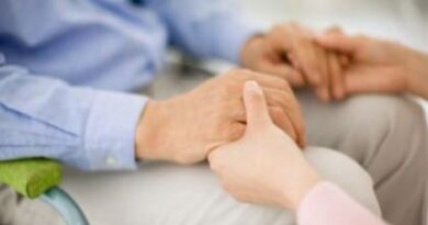 Oss e badante: ruoli diversi, stessa umanità. Ma attenzione alla confusione