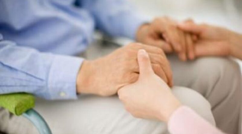 Oss e badante: ruoli diversi, stessa umanità. Ma attenzione alla confusione