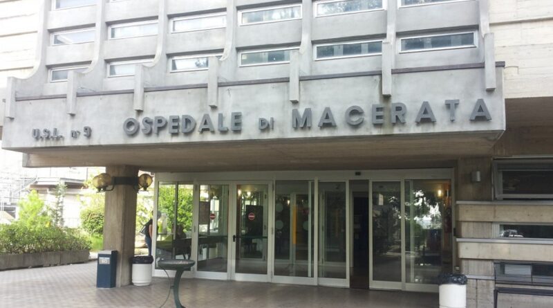 Macerata, oss ruba portafogli a paziente: denunciato per furto aggravato