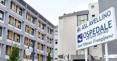 Ariano Irpino (Avellino), oss soccorre un anziano caduto per strada: "Ho solo fatto il mio dovere"