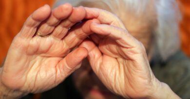 Valtournenche (Aosta), maltrattamenti ai danni di un'anziana in comunità: chiesto rinvio a giudizio per due oss