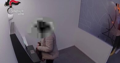 Udine, ruba bancomat a paziente e preleva 8mila euro: oss incastrata dalle telecamere