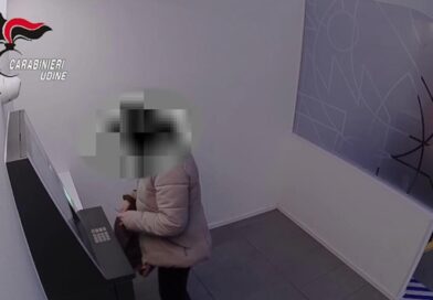 Udine, ruba bancomat a paziente e preleva 8mila euro: oss incastrata dalle telecamere