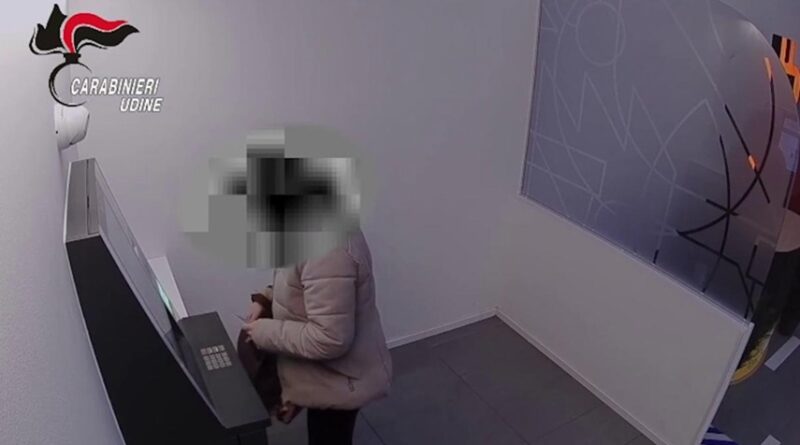 Udine, ruba bancomat a paziente e preleva 8mila euro: oss incastrata dalle telecamere