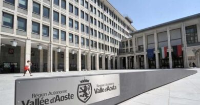Sanità Valle d'Aosta, la Lega all'attacco: "Sostanziosi aumenti per i dirigenti, ma niente indennità per gli oss"