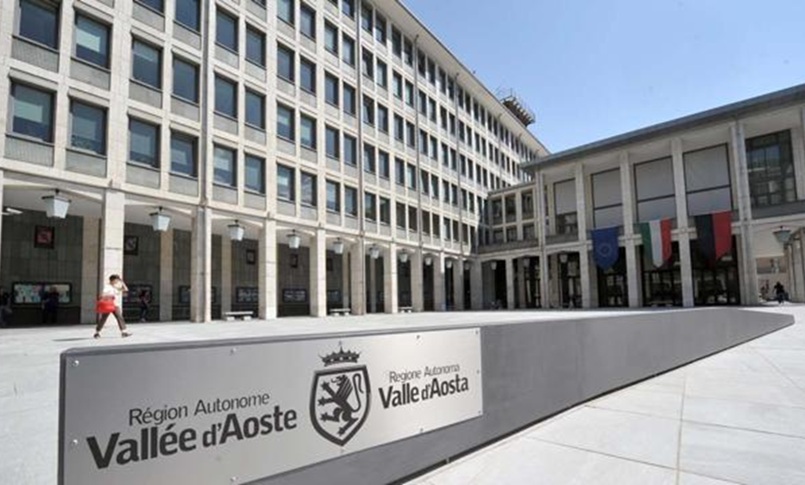Sanità Valle d'Aosta, la Lega all'attacco: "Sostanziosi aumenti per i dirigenti, ma niente indennità per gli oss"