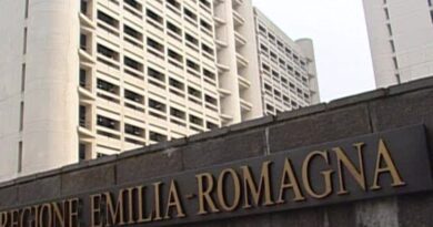 Emilia-Romagna: accordo da 5 milioni per aumentare la presenza di oss nelle strutture per anziani, non autosufficienti e disabili