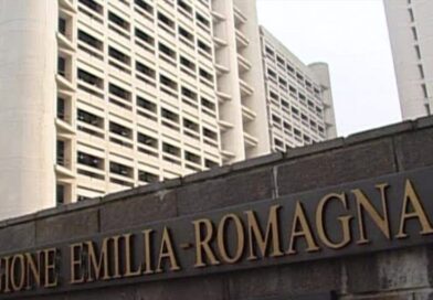 Emilia-Romagna: accordo da 5 milioni per aumentare la presenza di oss nelle strutture per anziani, non autosufficienti e disabili