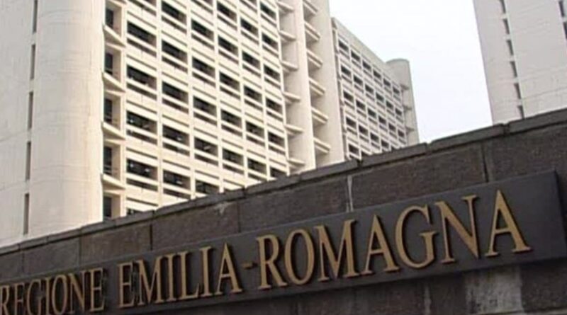 Emilia-Romagna: accordo da 5 milioni per aumentare la presenza di oss nelle strutture per anziani, non autosufficienti e disabili